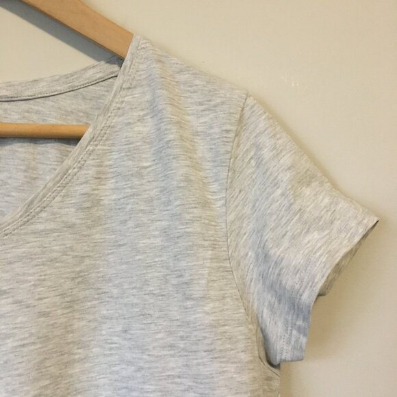 Grey Heathered Cotton V-Neck Stretch Tee - Picture 4 of 13